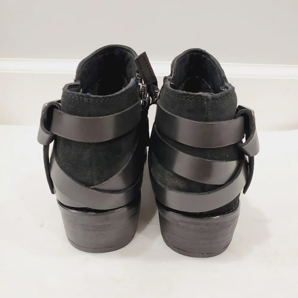 NEW SoftWalk Raleigh Bootie Black